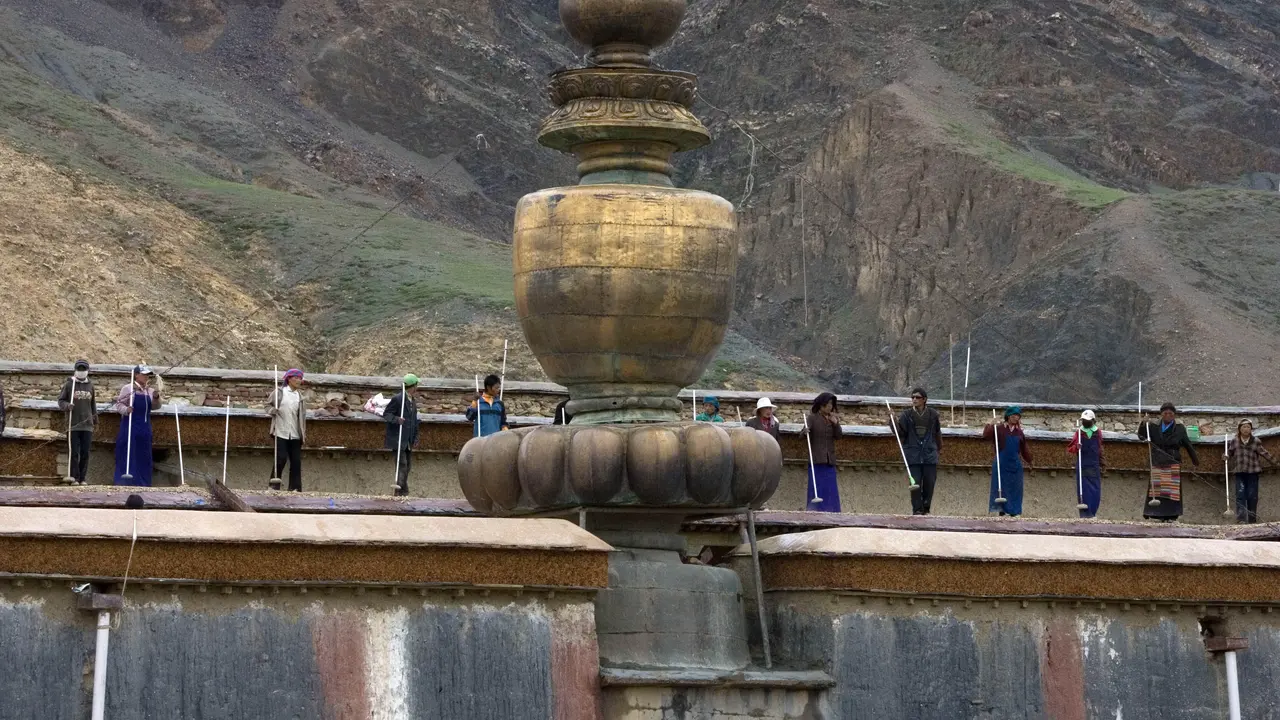 Gempa M6,8 Guncang Kota Terbesar Ketiga di Tibet, 9 Warga Meninggal dan Hotel di Nepal Berguncang