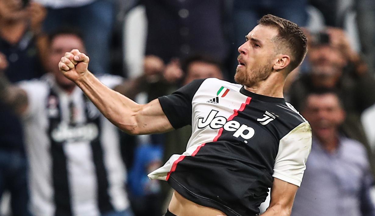1. Aaron Ramsey - Ramsey menjadi satu pemain Juventus yang bakal ditendang dalam waktu dekat karena kontribusinya untuk Juventus pada musim lalu terbilang minim. Pirlo dikabarkan tidak lagi menginginkan keberadaan Ramsey di Juventus pada musim depan. (AFP/Isabella Bonotto)