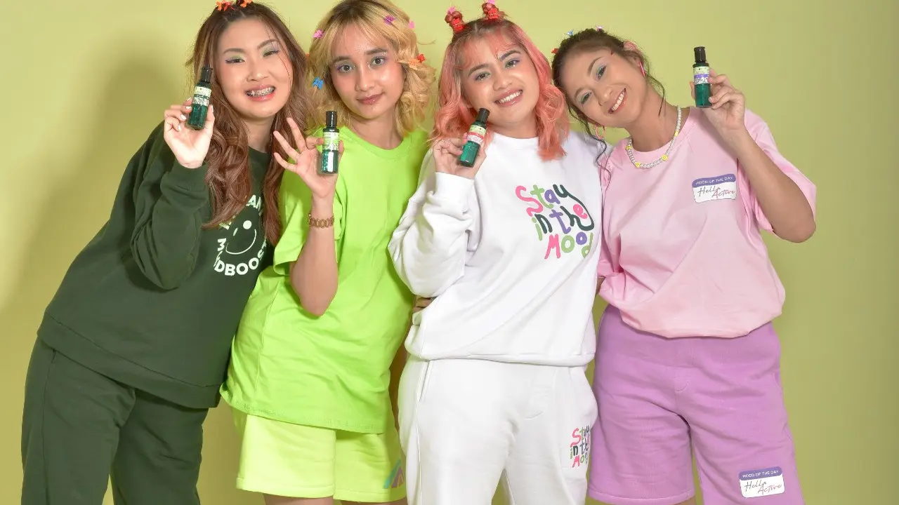 Cap Lang Eucalyptus Aromatherapy yang menggaet brand fashion lokal Loony Store Indonesia ciptakan pakaian yang menarik