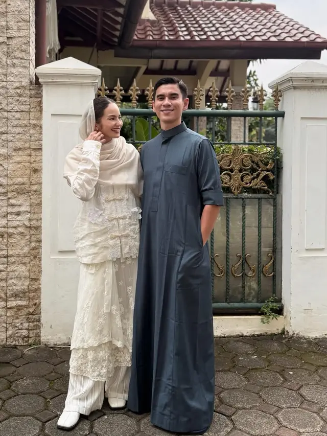 Potret Serasi Pasutri Selebriti Rayakan Lebaran, dari Angga Yunanda-Shenina Cinnamon hingga Yura Yunita-Donne Maula