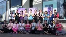 Melalui program yang sedang digemari artis dan masyarakat, diharapkan masyarakat lebih peduli menjalani hidup sehat. Yoga with Bintang.com digelar di Main Lobby Senayan City, Jakara Pusat, Minggu (12/3/2017), pukul 06.00 WIB. (Deki Prayoga/Bintang.com)