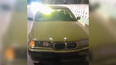 Viral BMW Hijau Tanpa Pelat Nomor Terparkir di JLNT Antasari