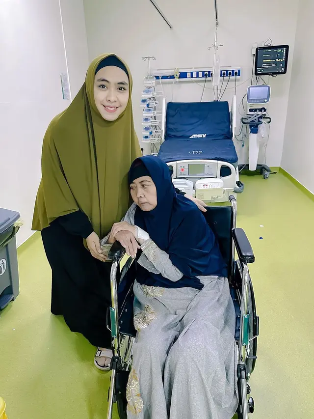 Oki Setiana Dewi dan Yunifah