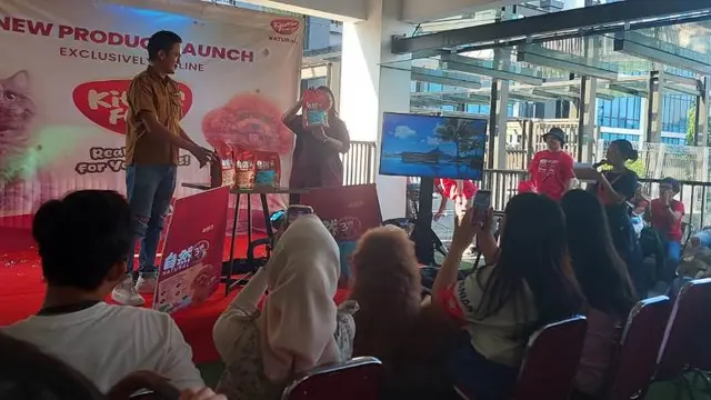 Peluncuran Makanan Hewan Edisi Khusus Diramaikam Lomba Makan dan Fashion Show