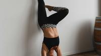 Ilustrasi Pose Yoga Legs Up the Wall  (Dane Wetton/unsplash.com)