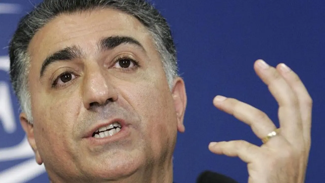 Reza Pahlavi adalah putra mahkota Iran yang diasingkan. Dia merupakan anak dari shah terakhir Iran Mohammed Reza Pahlavi. (Dok. AP)