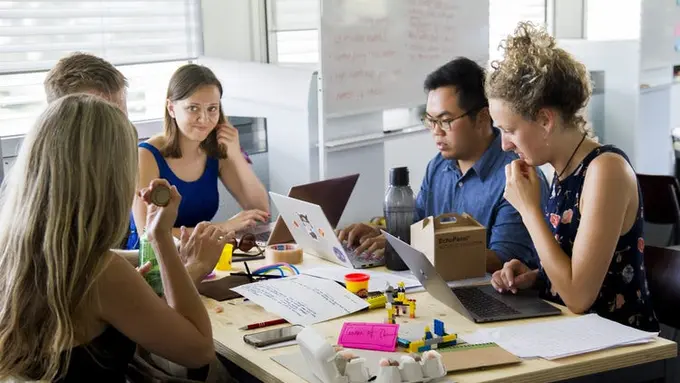 [Bintang] Jadi Bos, 4 Zodiak Ini Bakal Disayang Pegawainya