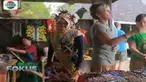 Perngunjung bisa melihat keunikan budaya Suku Dayak dari dekat di desa budaya Pampang.