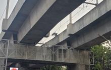 VIDEO: Besi Crane Jatuh Timpa Jalur MRT Dekat Kantor Kejagung, Saksi Sebut Ada Percikan Api