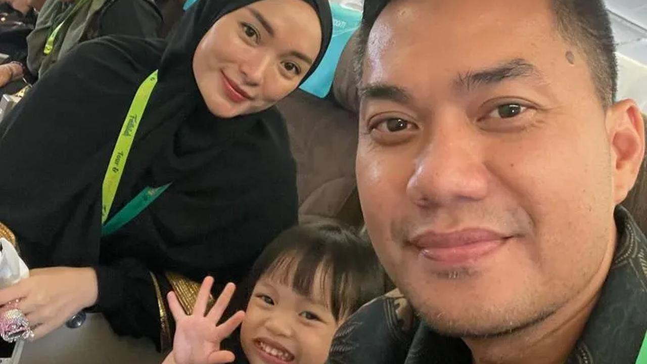 Ada juga yang menyarankan Zaskia Gotik agar mengenakan baju gamis untuk Arsila.<br>