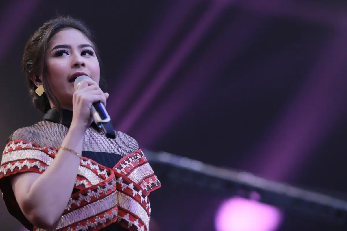 [Bintang] Prilly Latuconsina