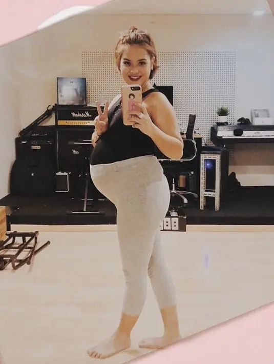 (Instagram/mythalestari)