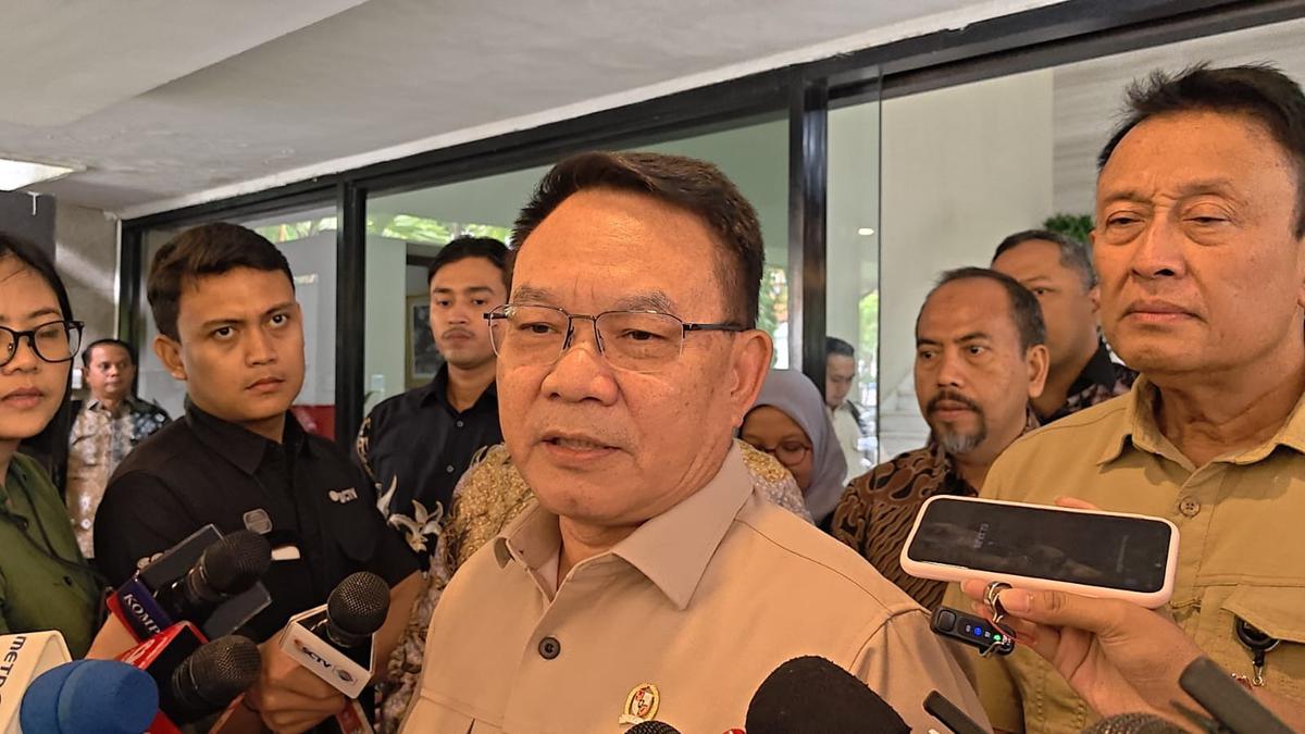 Kepala Staf Kepresidenan (KSP) Dudung Abdurrachman merespons tuduhan Amien Rais
