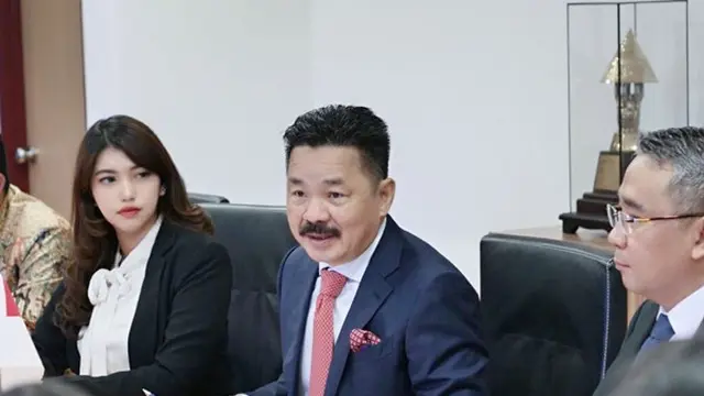 6 Potret Dewi Paramita, Selebgram Sekaligus Sespri Menteri Kemendes PDTT