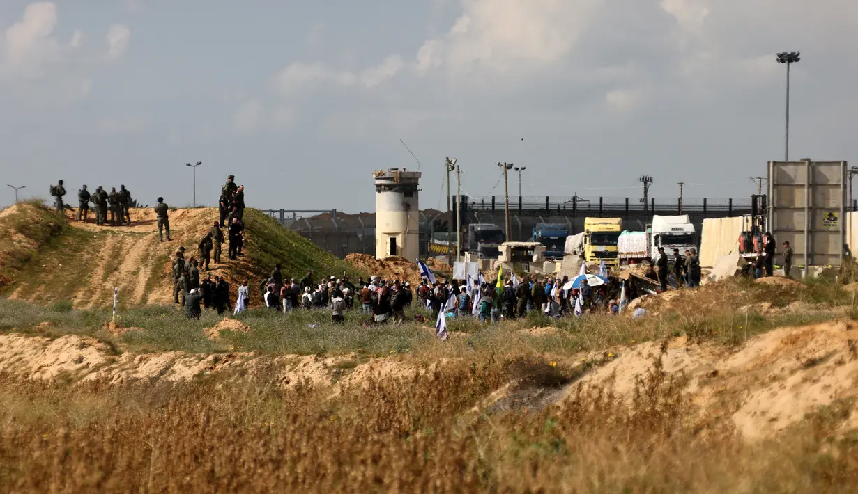 Demonstrasi dilakukan di tengah konflik yang sedang berlangsung antara Israel dan kelompok militan Palestina, Hamas. (Menahem Kahana/AFP)