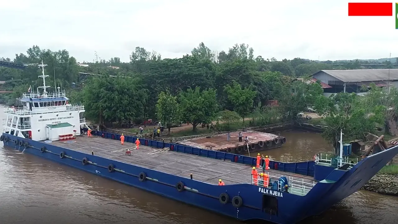 Pembelian Kapal "Landing Craft Tank" asal Indonesia oleh Uni Komoro.