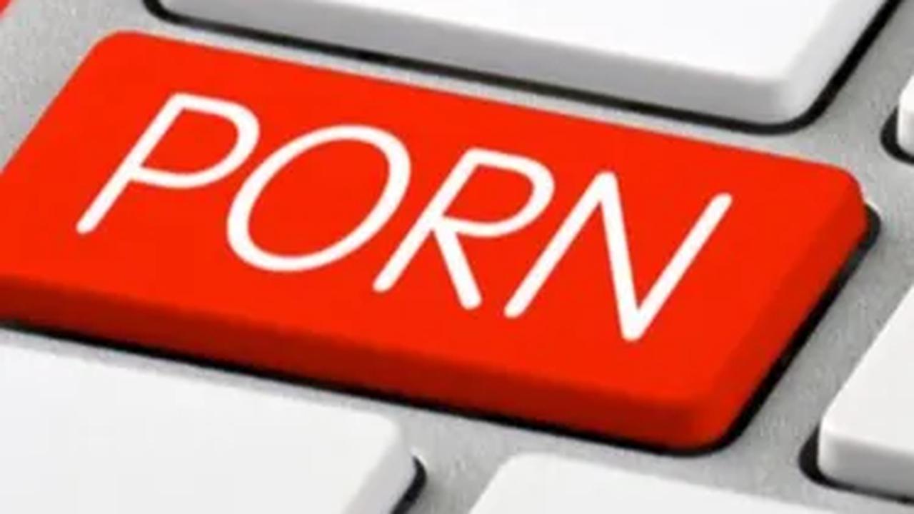 VIDEO: Momen Rumah Lokasi Syuting Film Porno Digerebek Polisi, Model Hingga Selebgram jadi Artis Panas