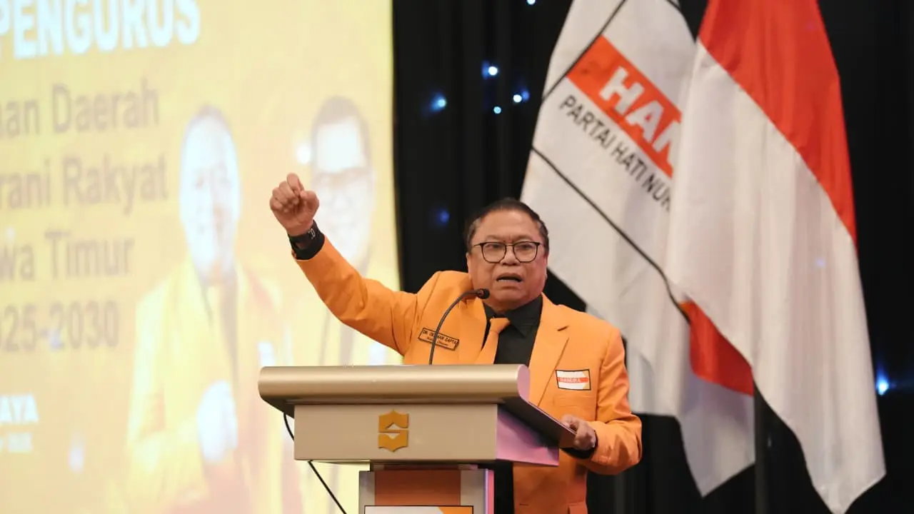 Ketua Umum Dewan Pimpinan Pusat (DPP) Partai Hanura Oesman Sapta Odang membuka Bimbingan Teknis (Bimtek) Nasional Hanura, Jumat malam (12/9/2025).