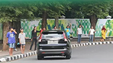  Gubernur DKI Jakarta Basuki Tjahaja Purnama akan menghapus aturan 3 in 1 di jalan-jalan protokol ibu kota selama jam sibuk. Uji coba penghapusan aturan 3 in 1 akan dilaksanakan Selasa, 5 April 2016.