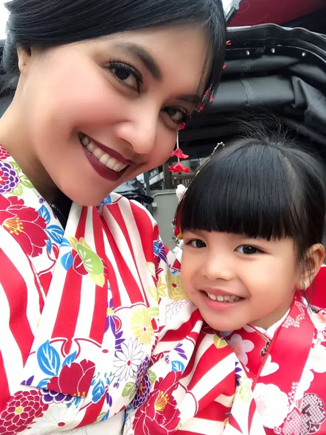 [Bintang] Denada dan Shakira Aurum