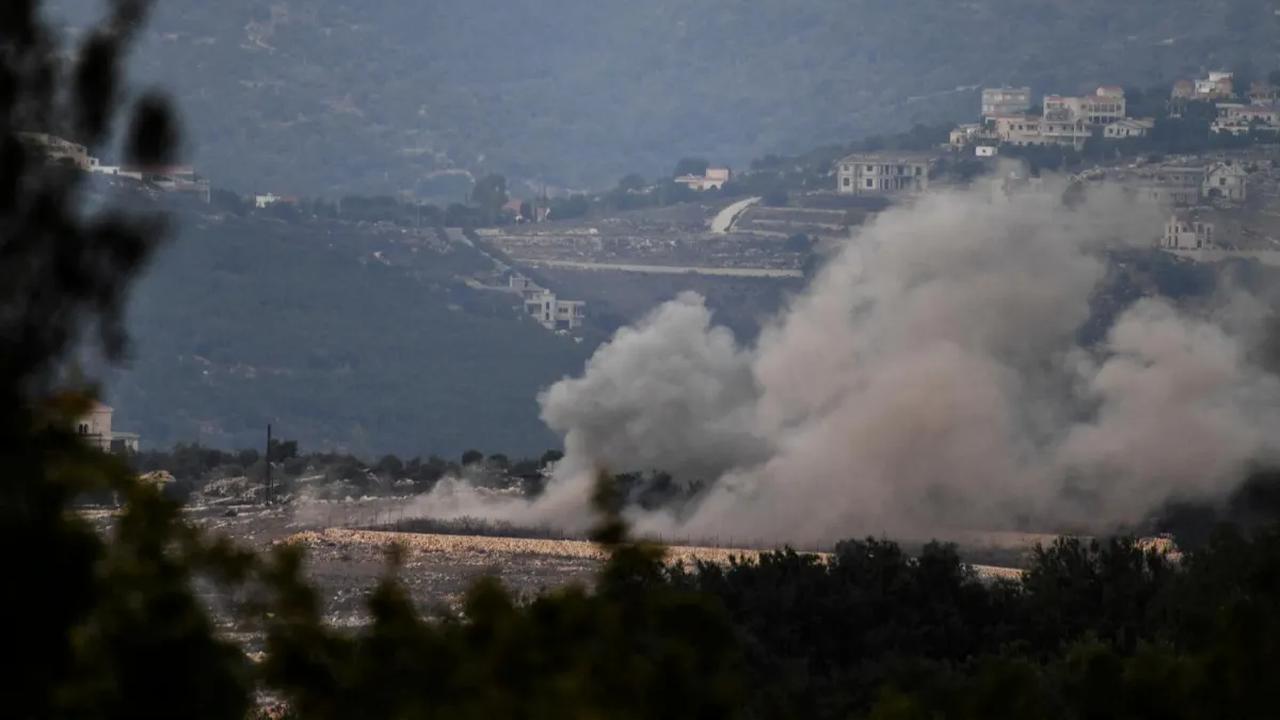 Pasukan Israel  melancarkan serangan udara ke wilayah perbatasan Lebanon.<br><br>Serangan tersebut dilaporkan terjadi pada hari Senin (9/10/2023).