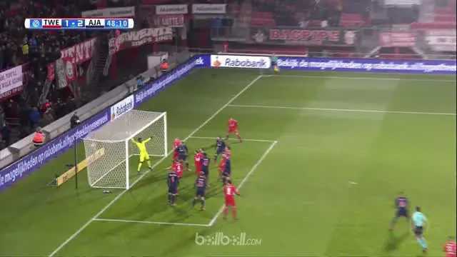 Berita video gol-gol indah yang tercipta pada laga Eredivisie 2017-2018, Twente vs Ajax. This video presented by BallBall.