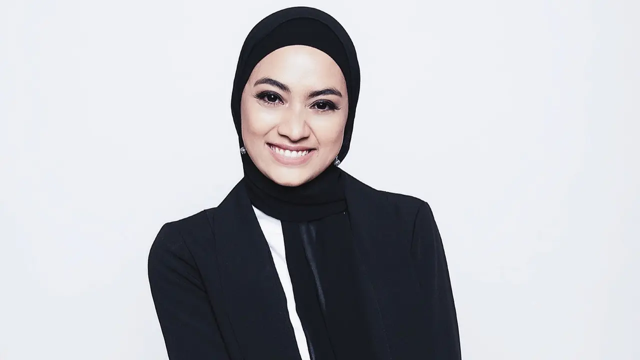 [Bintang] Ramadan 2018, Ikuti Gaya Layering Hijab Ayudia Bing Slamet yang Anti Ribet