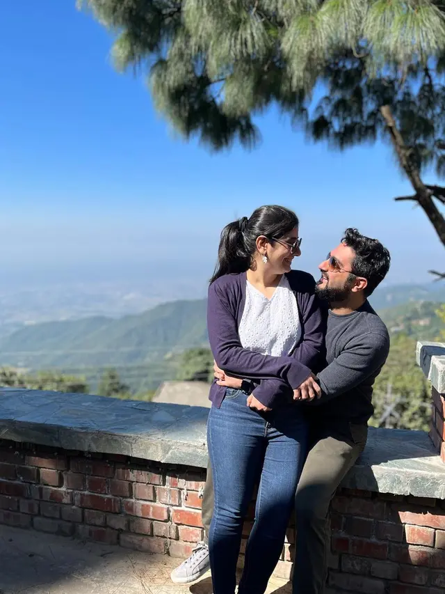 Ingat Bocah Penghitung Bintang di Kuch Kuch Hota Hai? Ini 6 Potretnya Bareng Istri