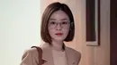 Jeon Mi Do punya gaya rambut bob klasik sedagu saat berperan sebagai Song Hwa di Hospital Playlist 2. Bisa ditiru pemilik wajah bulat atau persegi nih!. (Instagram/hospitalplaylist_official).