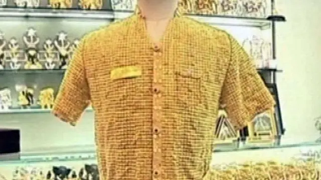 Tergila-gila Emas, Pria India Buat Kemeja Dari Emas Murni