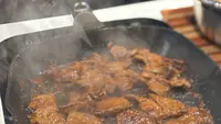 Cara Marinasi yang Bikin Daging Empuk untuk Bakaran Malam Tahun Baru 2026