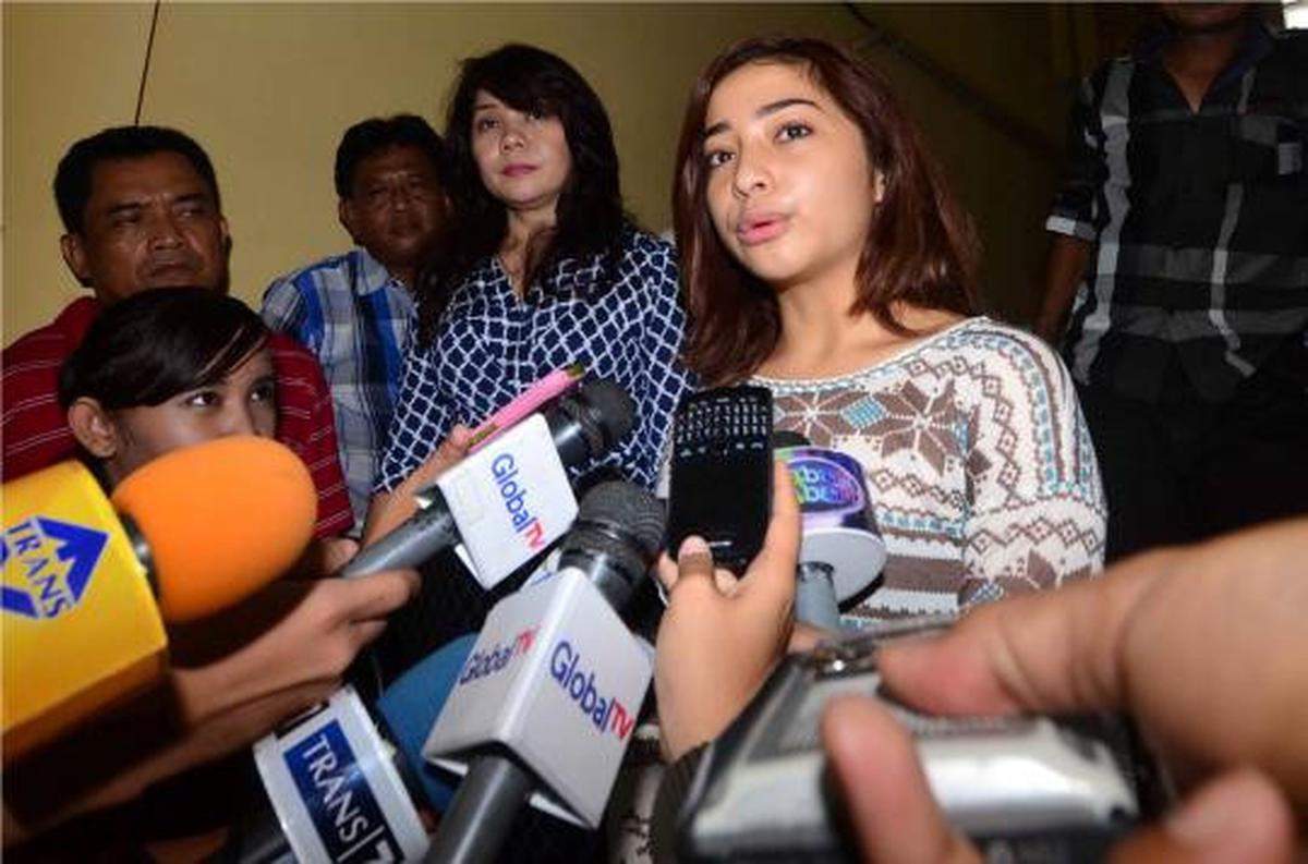 Nikita Willy jenguk Diego di Polsek Tanah Abang