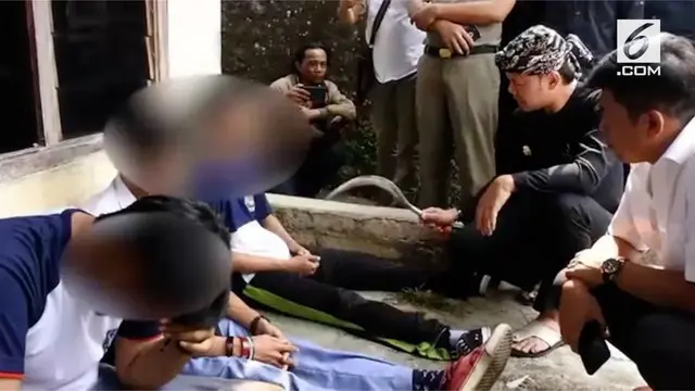 Wali Kota Bogor Arya Bima kembali memarahi sejumlah pelajar yang kedapatan membawa senjata tajam yang diduga akan digunakan untuk tawuran.