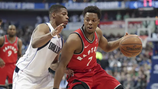 Kyle Lowry dapat pengawalan ketat dari pemain Mavericks