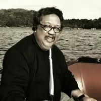 Nama Didi Petet semakin dikenal berkat perannya yang nyeleneh di film Catatan Si Boy. (via Instagram.com)