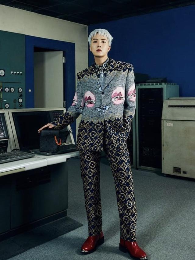 BTS Tampil Menjadi Model Pakaian Pria Louis Vuitton Fall/Winter 2021