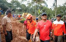 Gubernur Jateng Instruksikan Percepatan Penanganan Longsor Cilacap, Libatkan Ribuan Relawan dan Alat Berat