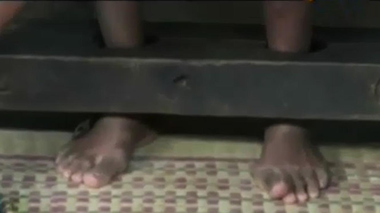 Puluhan-Warga-Dipasung