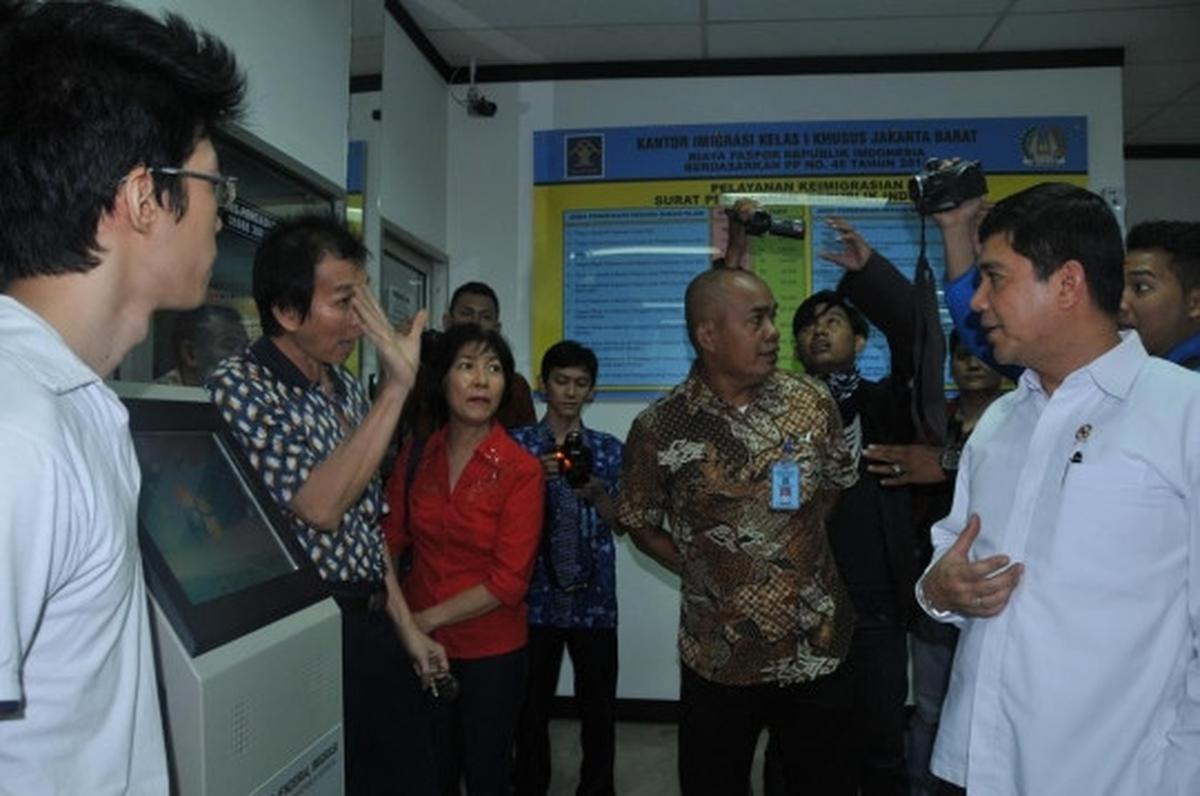 Hari kedua masuk kerja, Menteri Yuddy gelar sidak ke 5 tempat