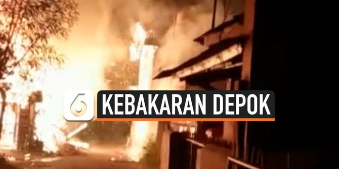 VIDEO: Lalai Tinggalkan Oven Menyala, Kios di Depok Terbakar