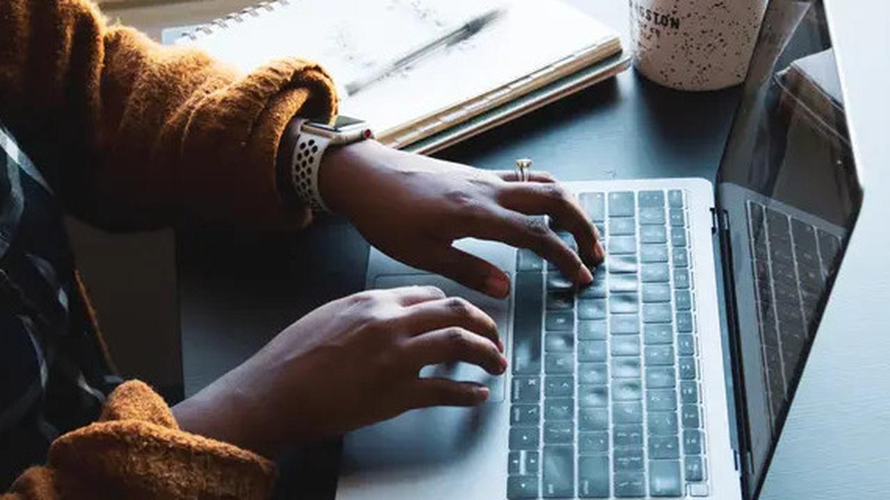 7 Laptop Terbaik dengan Harga Terjangkau Menggunakan Prosesor Core i5 dan i7 pada April 2025