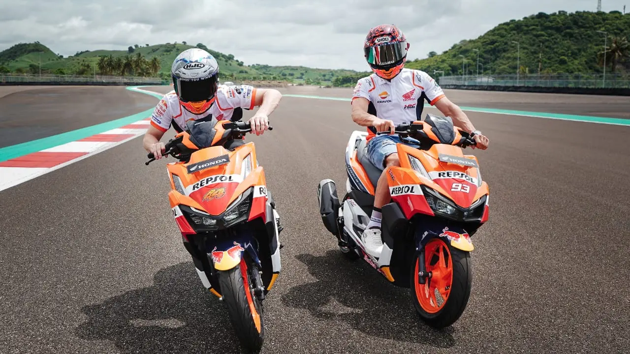 Marquez dan Espargaro Berkeliling Sirkuit Mandalika (AHM)