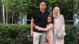 Dua tahun bersama, rumah tangga keduanya jauh dari gosip miring. Rupanya rahasia rumah tangga yang harmonis ala Bella dan Emran adalah sering menyempatkan waktu untuk family time bersama.(Liputan6.com/IG/@laudyacynthiabella)