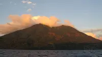 Gunung Maru di Pulau Pura dekat Alor NTT. (Dok: Gunung Bagging&nbsp;https://www.gunungbagging.com/pura/)