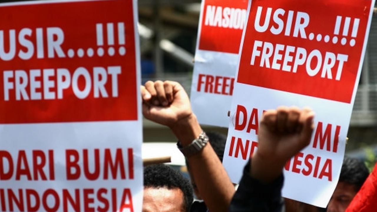Tuntut nasionalisasi, aktivis geruduk kantor Freeport