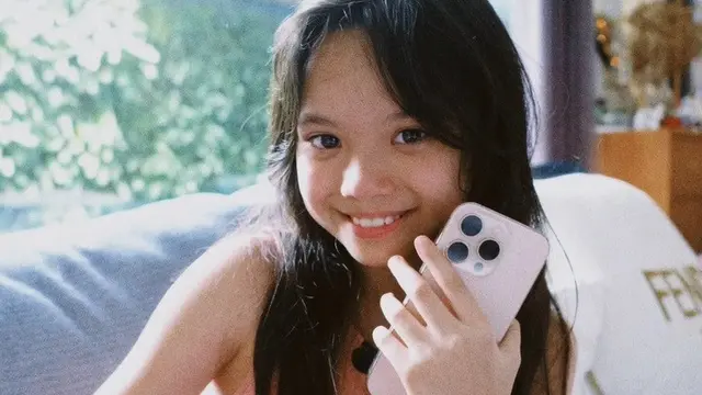 Handphone Pertama Gempi