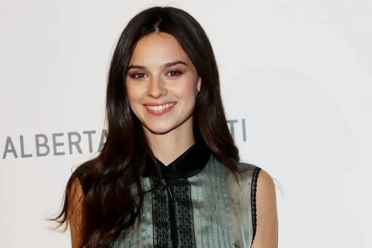 7 Potret Lawas Katy Louise Saunders, Istri Song Joong Ki yang Jadi Sorotan