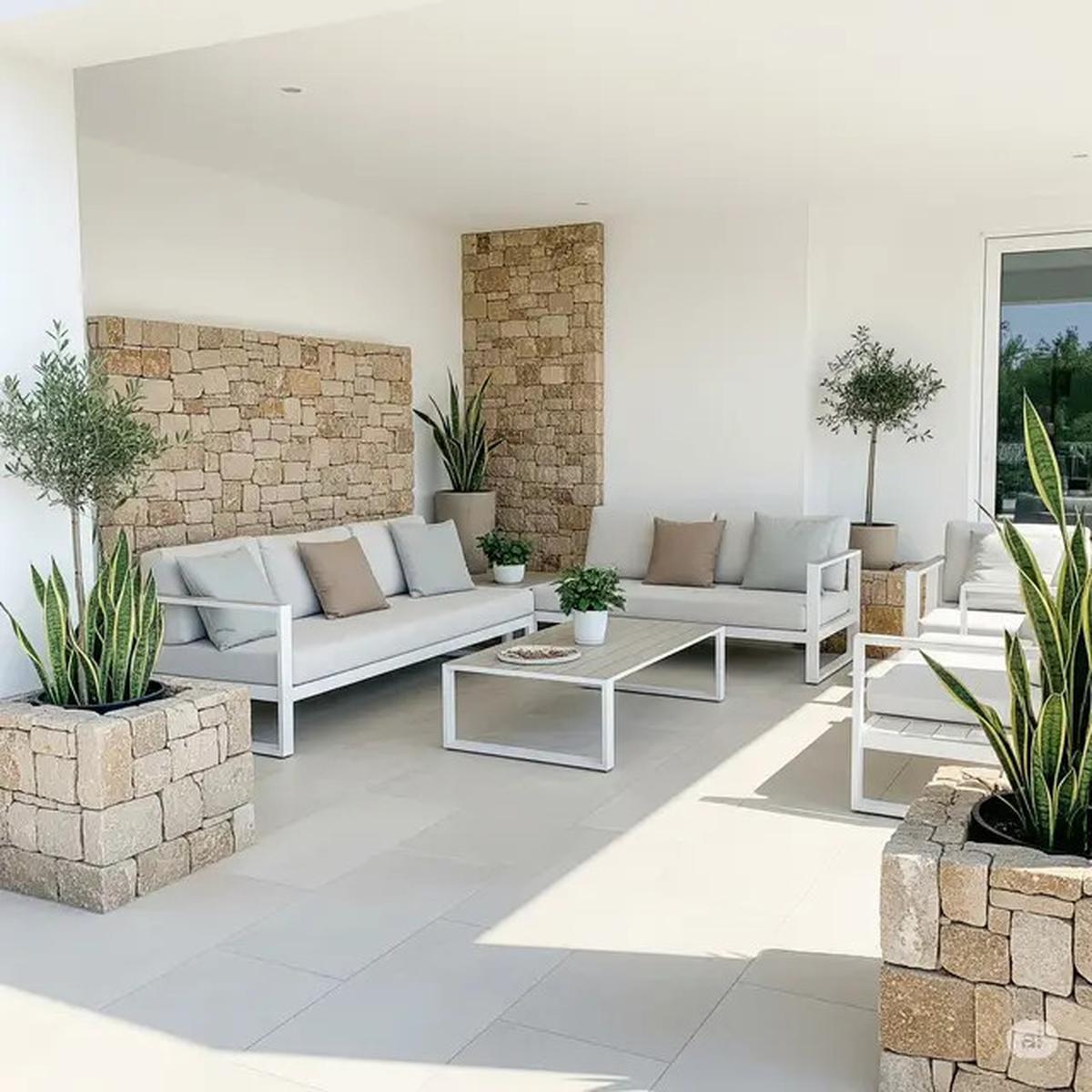 Teras Rumah Bisa Terlihat Luas, Harusnya Dominan Warna Apa?