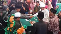 Ovie telah resmi menjadi seorang suami dengan menikahi wanita asal Pontianak, Kalimantan, bernama  Ria Trisni.