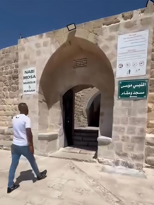 Perjalanan Ratna Galih. (Instagram/ ratnagalih)